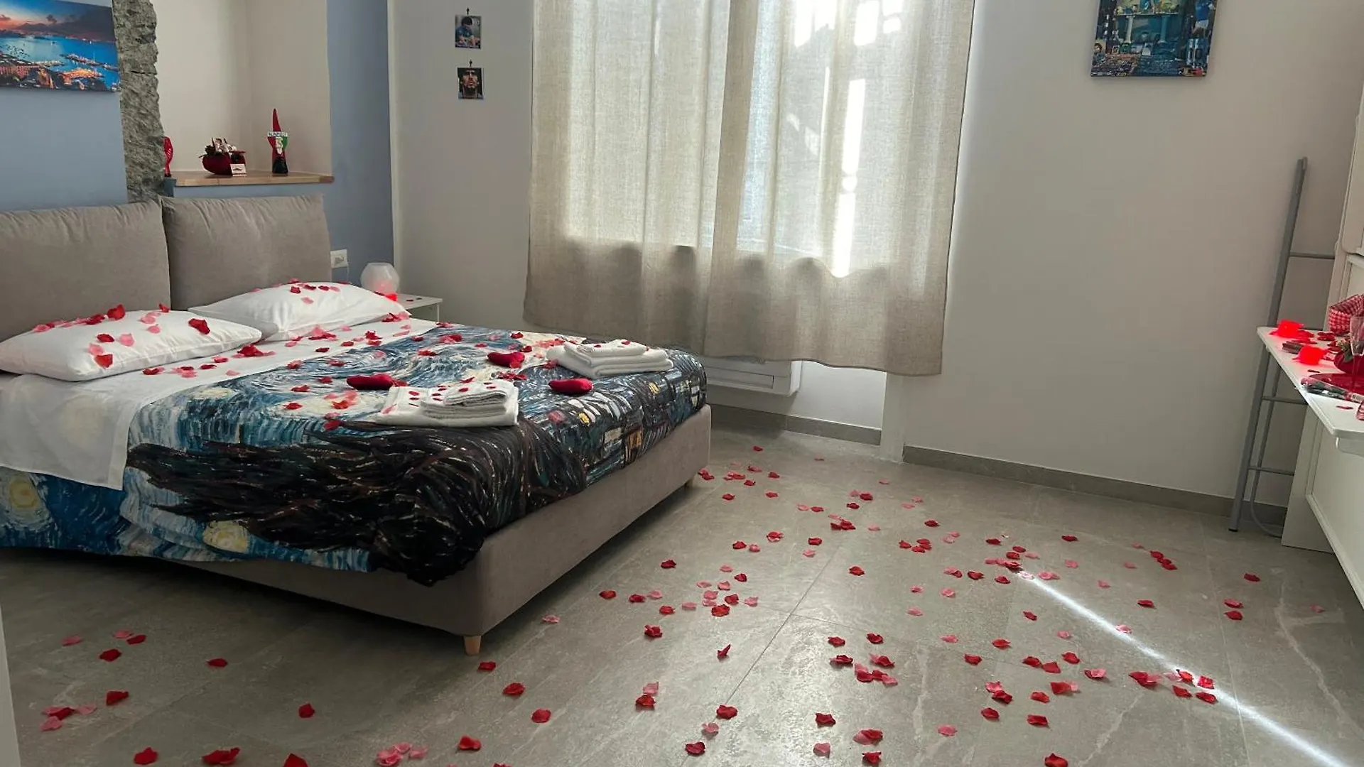 Neapolis Francy Maradona Hotel 0*, Naples