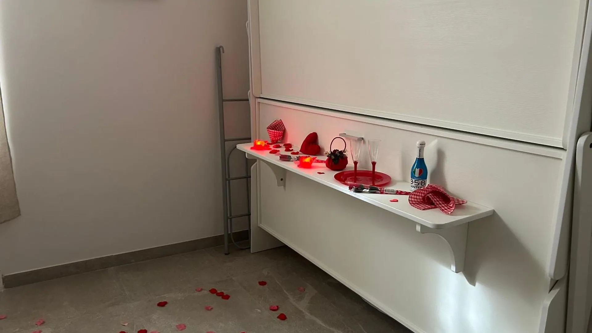 Neapolis Francy Maradona Hotel 0*, Naples Italy