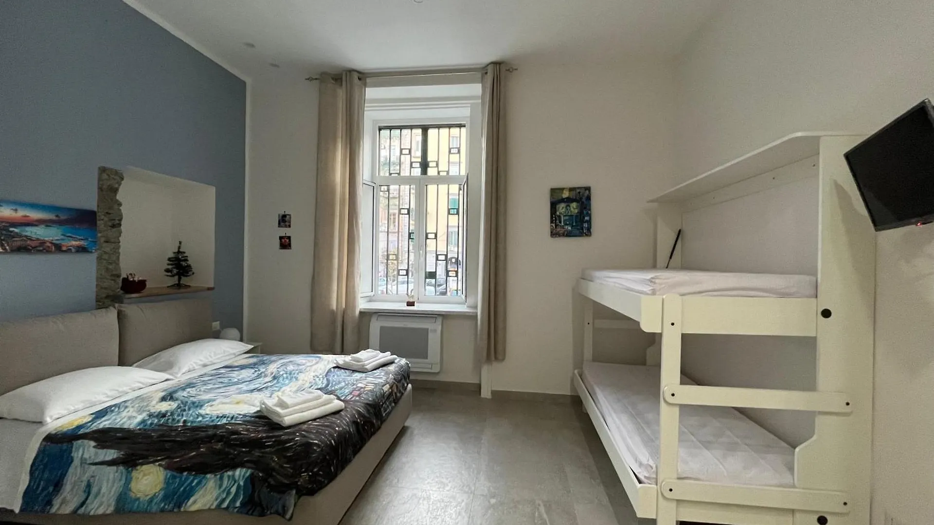 Neapolis Francy Maradona Hotel 0*, Naples